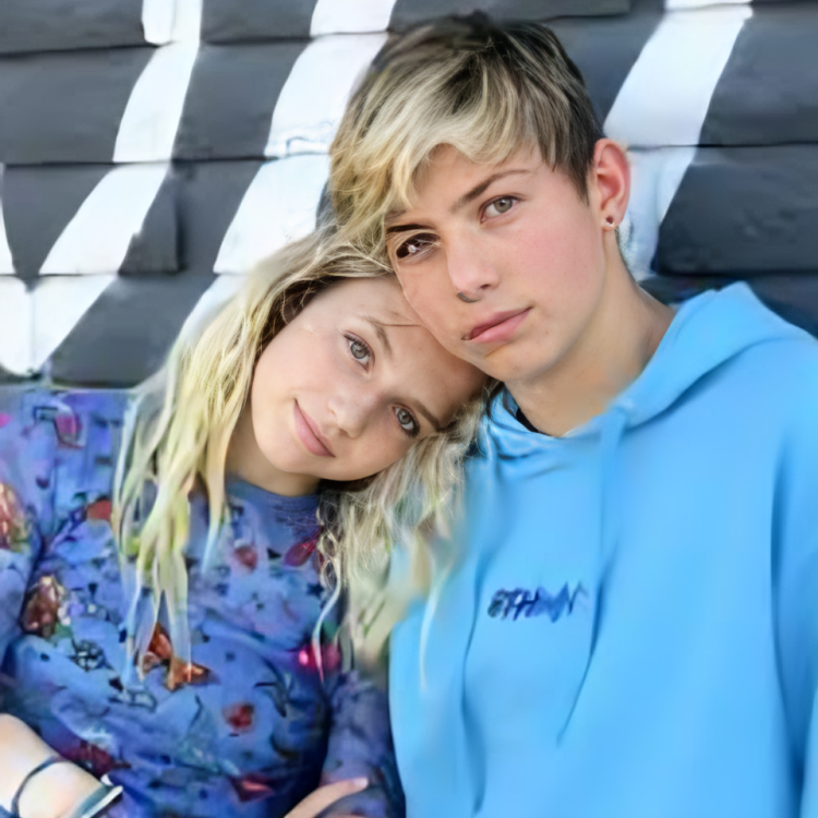 A young picture of Indi Star and Walker Bryant.